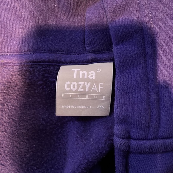 Purple crop TNA COZYAF zip up hoodie - Picture 4 of 4